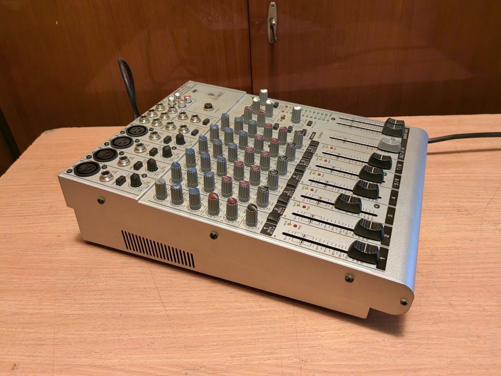 Mixer Mini Behringer Eurorack UB1204-PRO