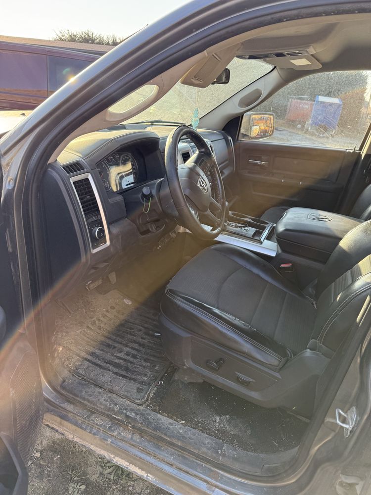 Dodge ram 1500. 2012 rok 5.7 hemi