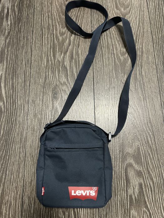 Levis сумка месенджер , оригінал