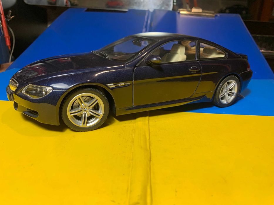 Модель автомобіля BMW M6  фірми JADI Model Craft, масштаб 1/18.