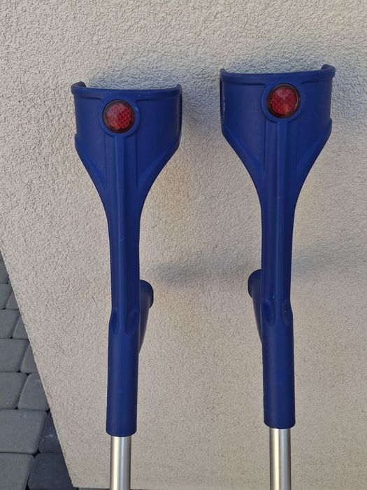 Kule Ortopedyczne Kule Do Chodzenia Regulowane
REGULOWANA WYSOKOŚĆ: Ku