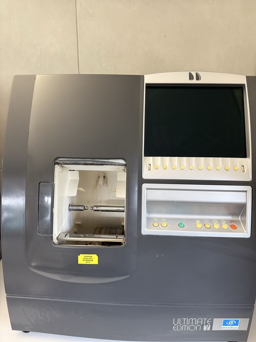 Automat szlifierski optyk Essilor Gamma ultimate edition