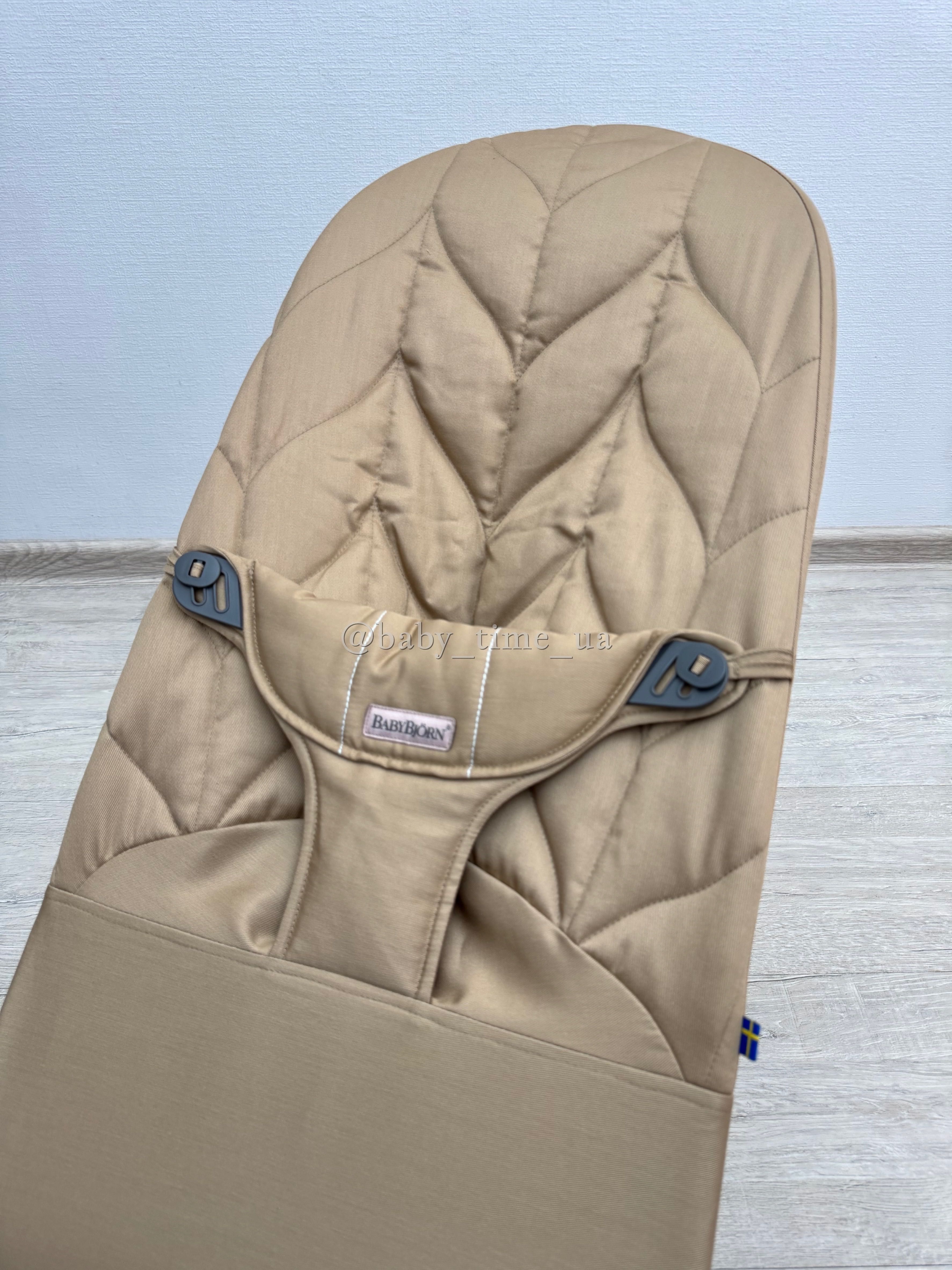 Babybjorn Bliss Cotton Beige шезлонг Бебібьорн