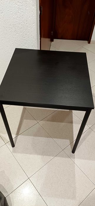 Mesa ikea quase nova