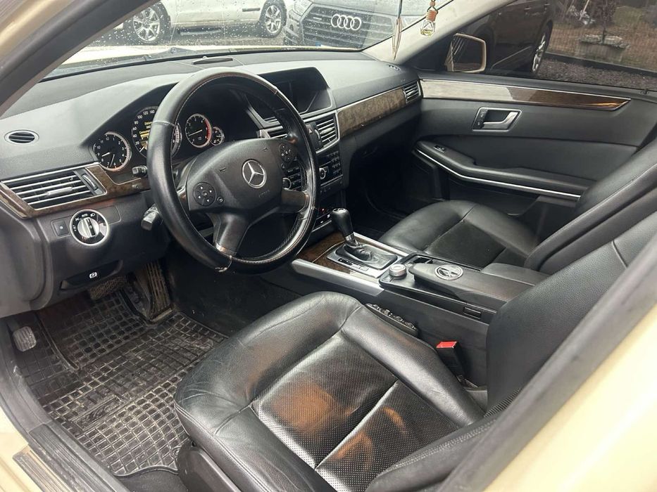 Продам мерседес Е220