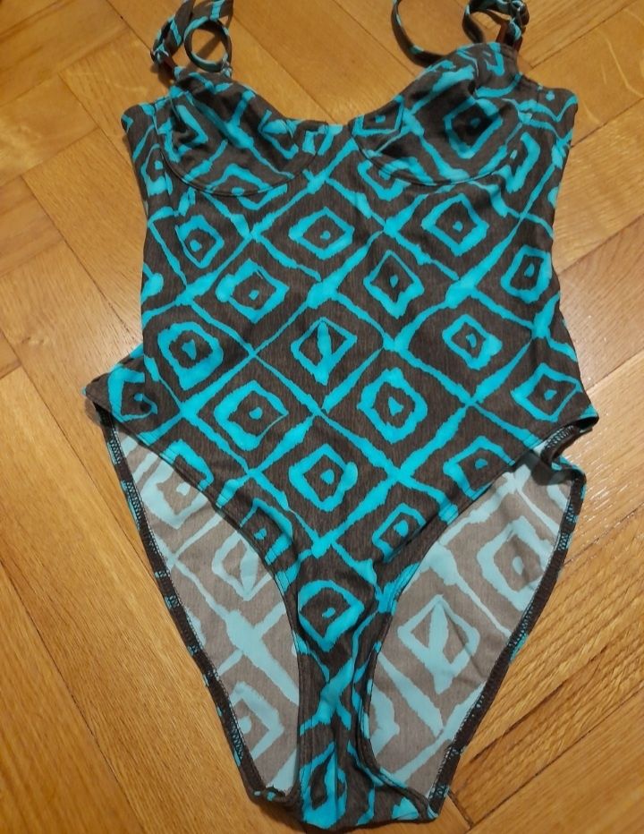 jednoczesciowy strój kąpielowy turkusowy brazowy kostium hunkemőller