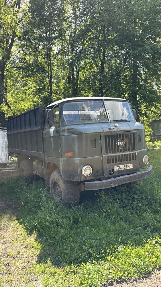 Автомобіль IFA 50