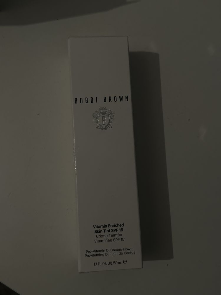 Bobbi Brown Vitamin Enriched тональний тінт