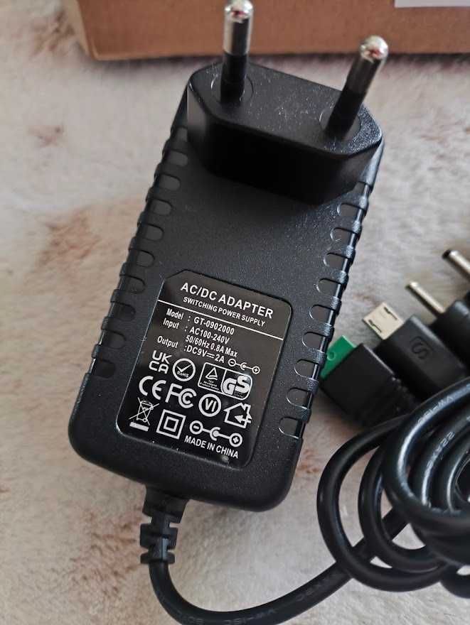 Ac Adapter Uniwersalny Zasilacz 9V 2A Z Końcówkami