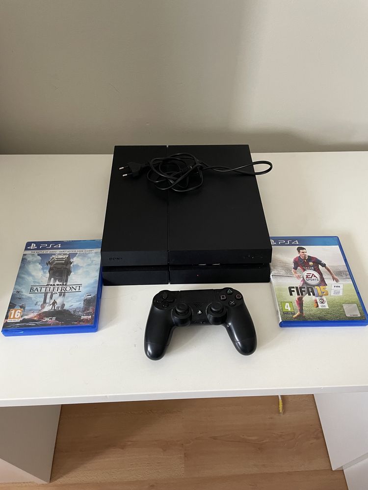 PS4 1TB + Comando + 2 jogos