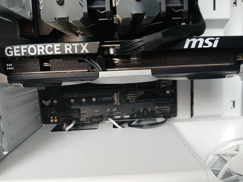 Komputer gamingowy RTX 5070 Ti, Ryzen 7, 32GB DDR5, 2TB SSD, nowy