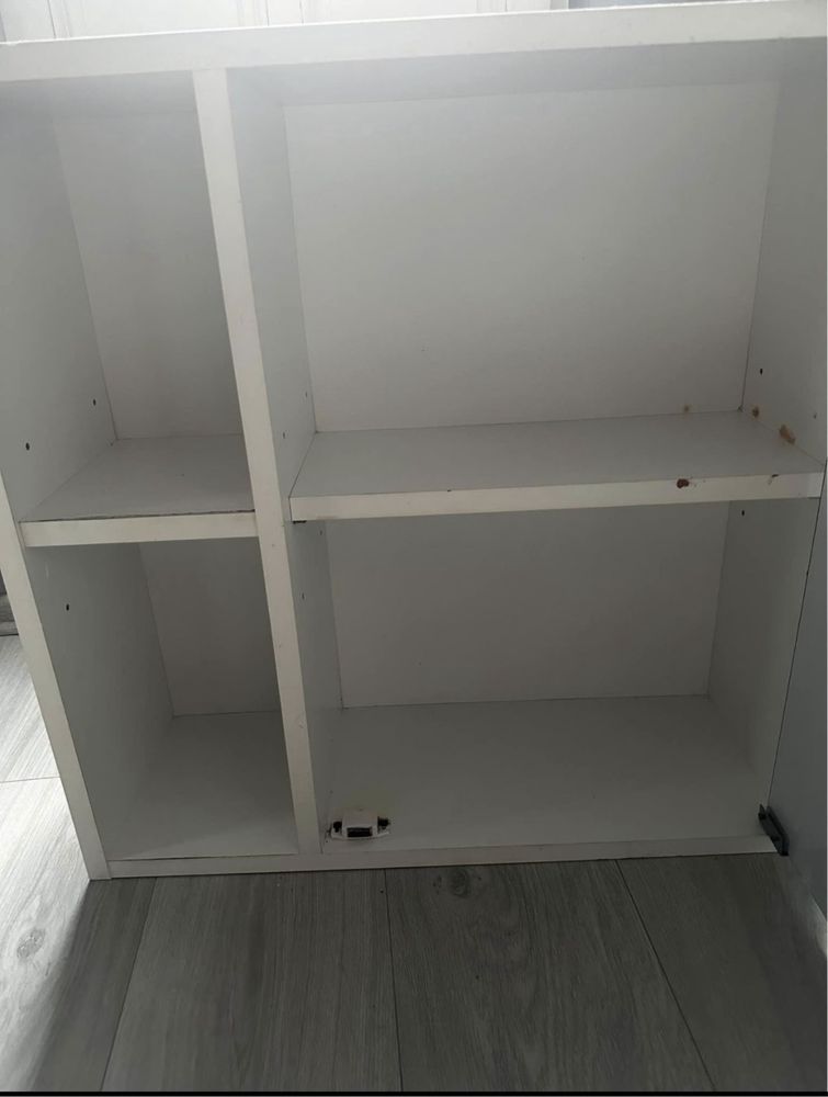 Szafka z lustrem