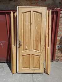 Вхідні дерев*яні двері