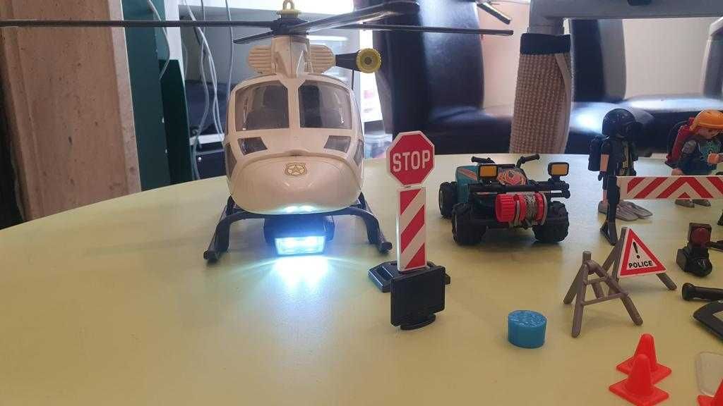 Helicóptero Playmobile de resgate + outros playmobile