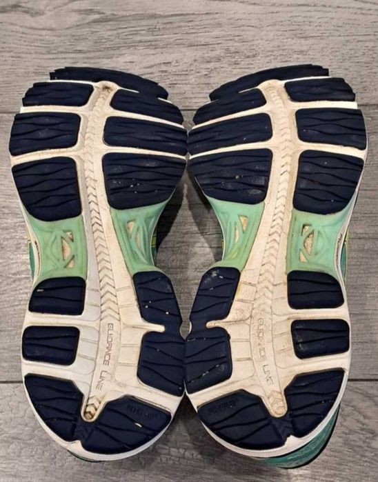 Оригінальні кросівки Asics Gel-Cumulus 17
