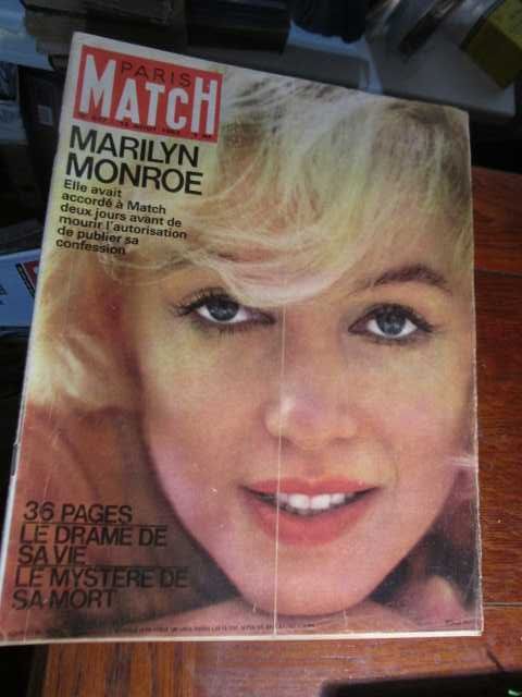 revistas muito antigas com Marilyn Monroe Life e Paris Match