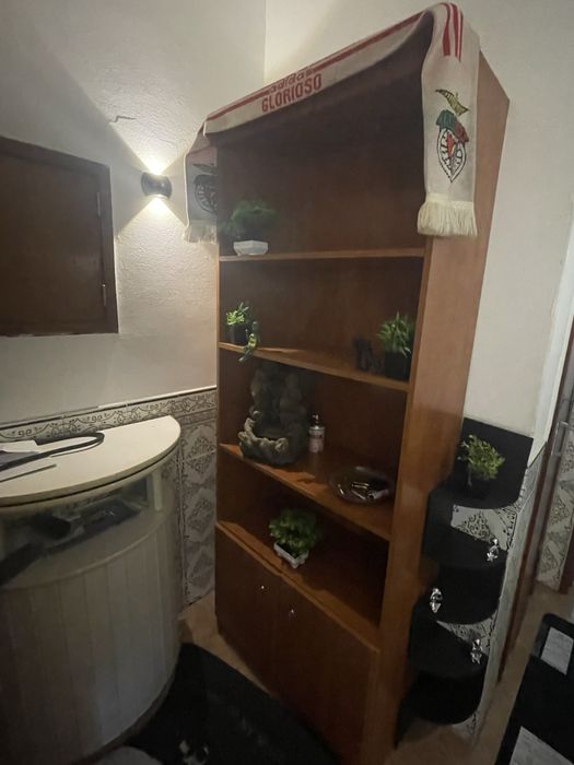 Movel de entrada alto em madeira