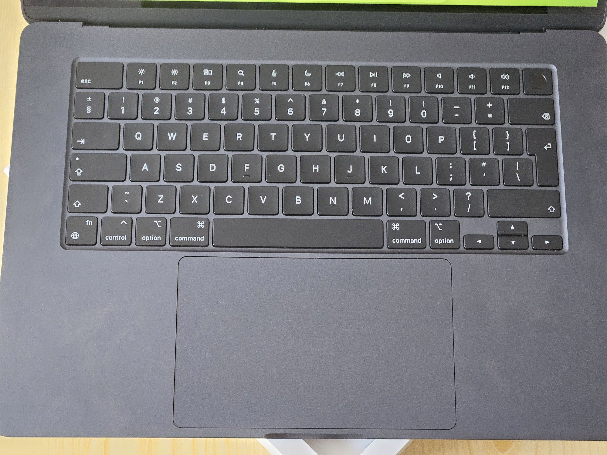 Macbook Air 15 M3 8/256 - jak nowy