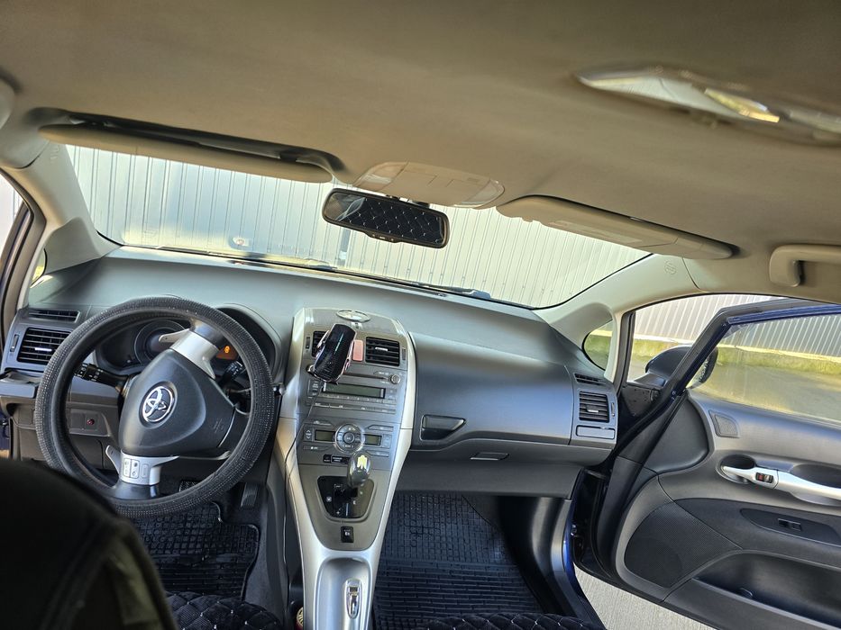 Продам Toyota Auris 2008