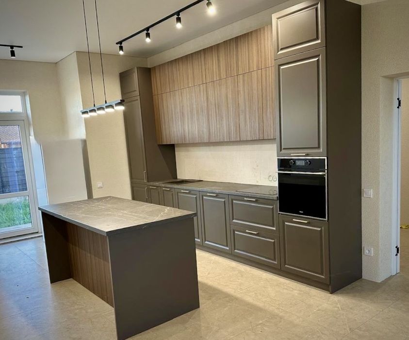 Просторий новий будинок, Хотянівка/Міжріччя. Продаж від власника