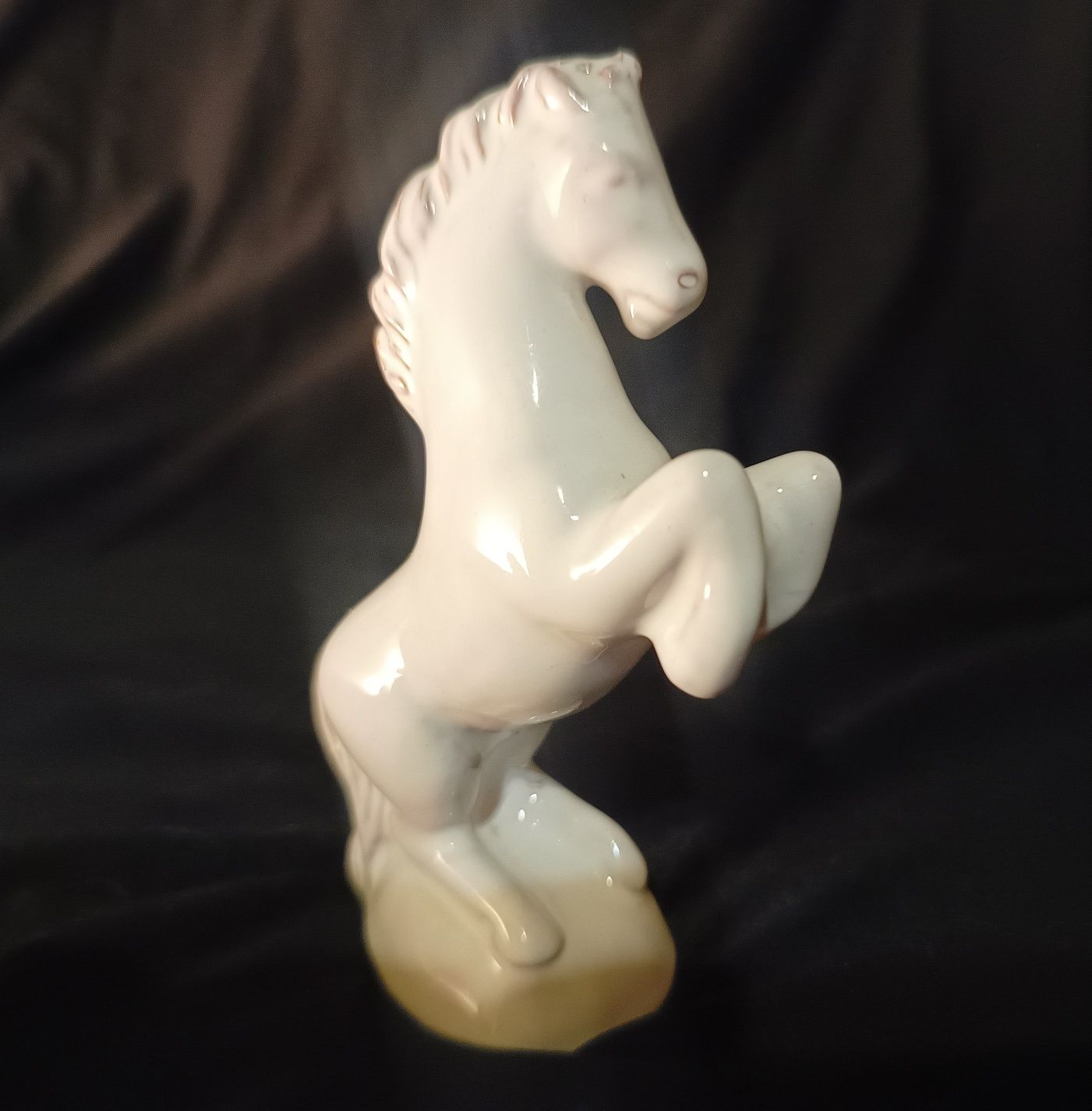 Figurka biały koń Hallstatt Austria figurka ceramiczna vintage lata 50