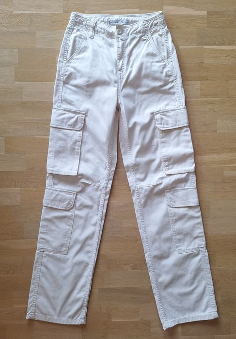 Beżowe spodnie cargo- Bershka- rozmiar: 32