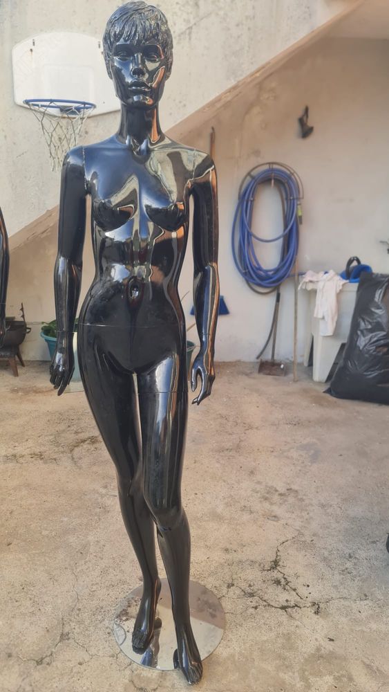 Manequins.