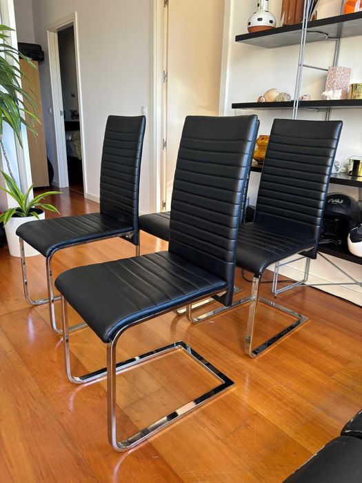 Conjunto de 4 Cadeiras Modernas em Pele Sintética e Aço Cromado