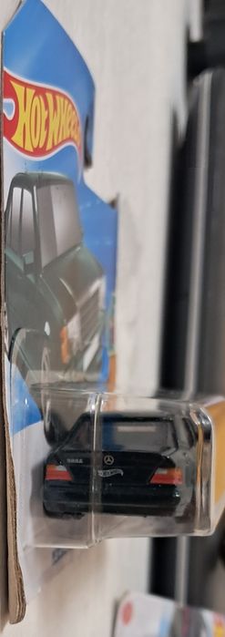 Продам hotwheels mersedes-Benz 500e