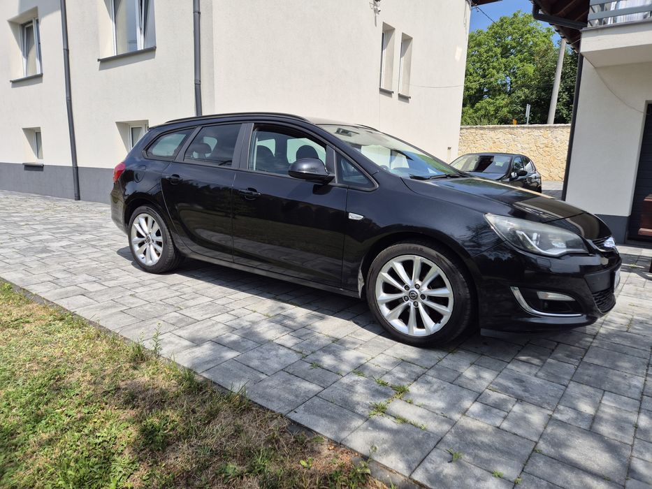 Opel Astra J. 1.7 tdci. Sports Tourer