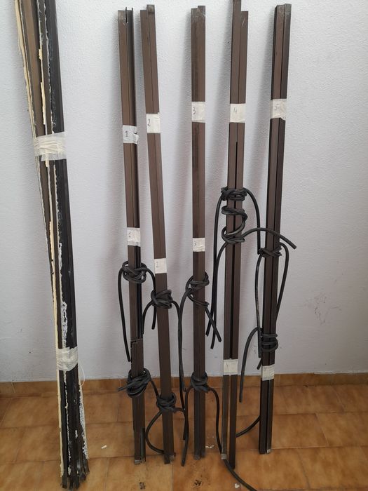 Vendo janelas alumínio bronze c vidros fumados cremes
