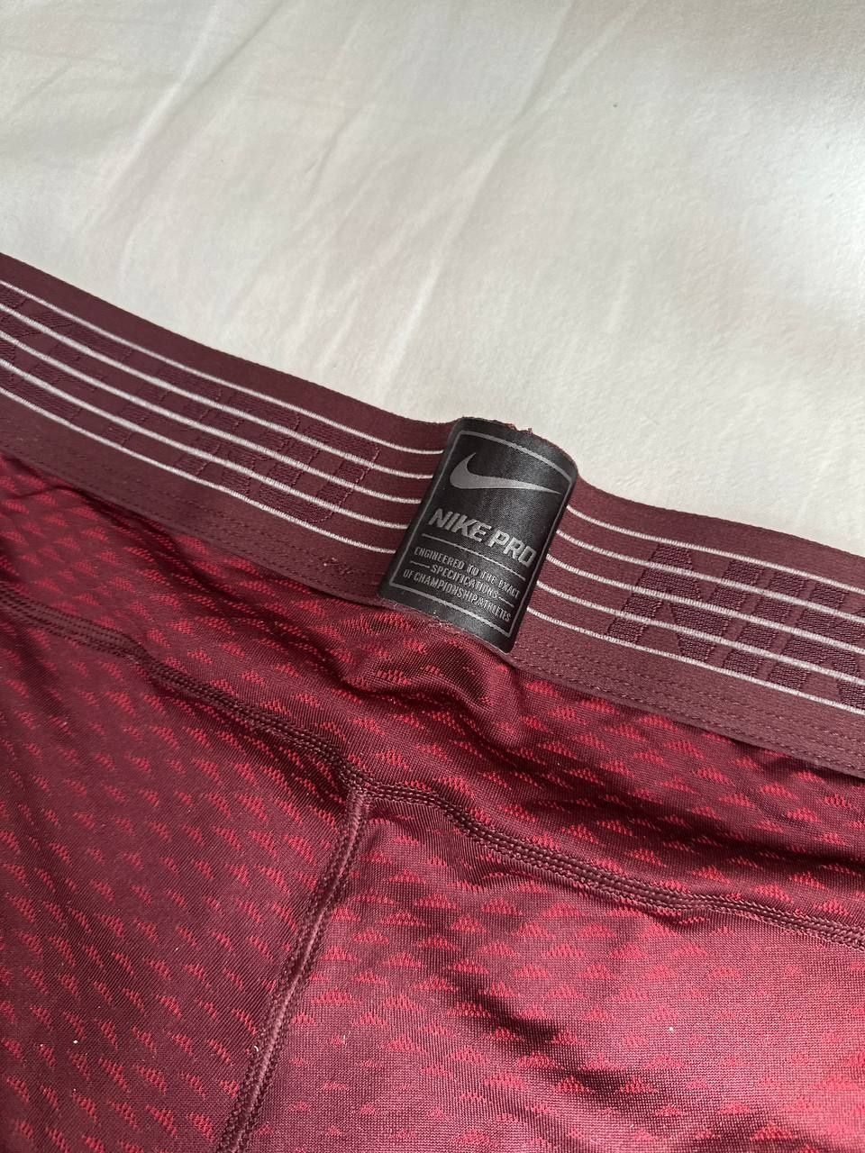 Чоловічі спортивні тайтси nike pro 3/4 бордові розмір М