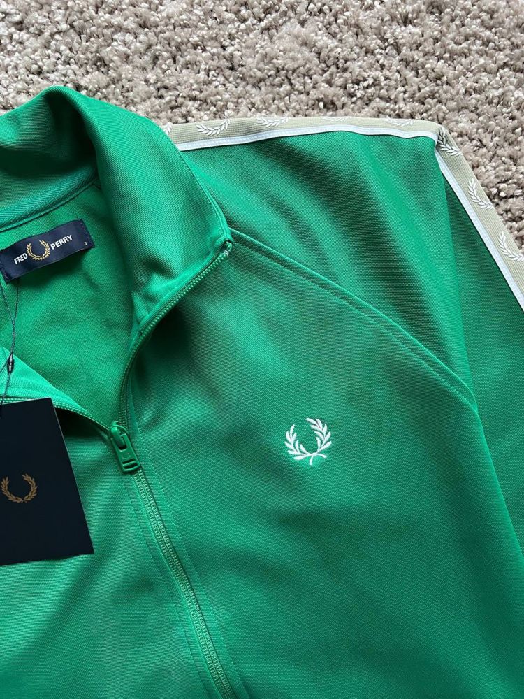 Олімпійка Fred Perry з лампасами