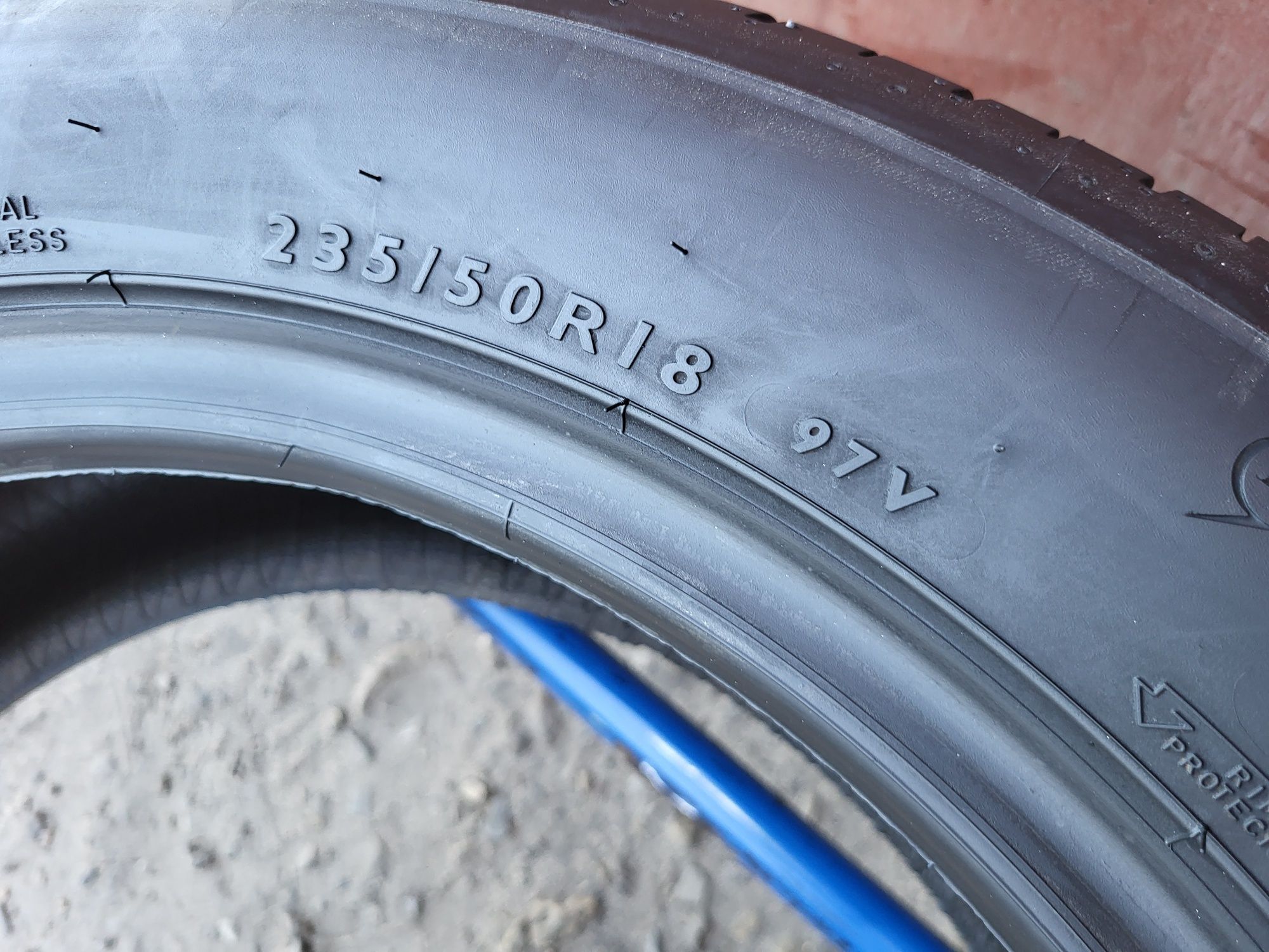 235/50/18 R18 Dunlop SP Sport Maxx GT 2шт ціна за 1шт шини