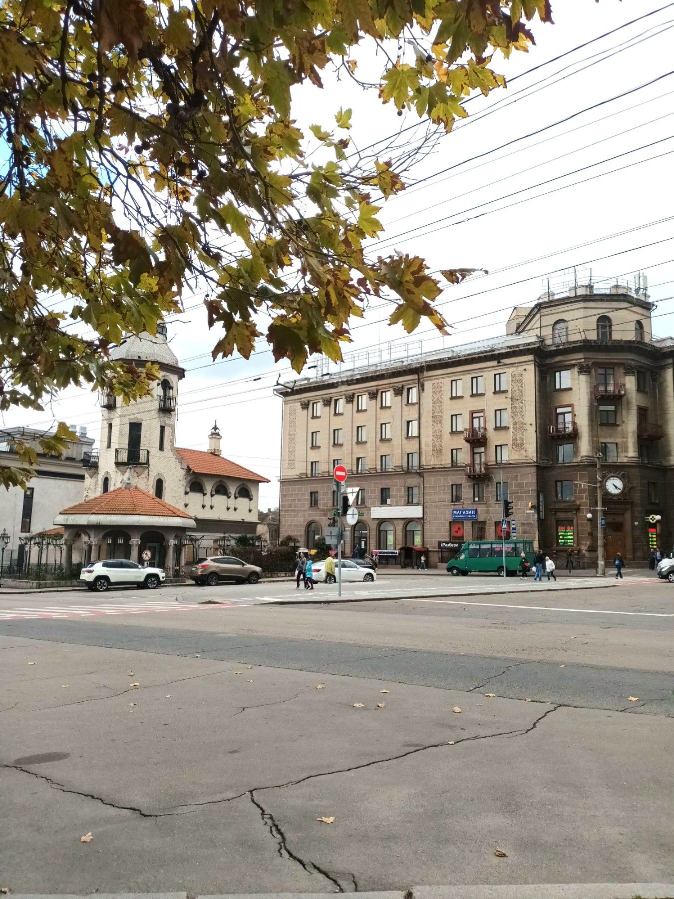 Центр, вул. Соборна 1 к/квартира подобово (Сотка)