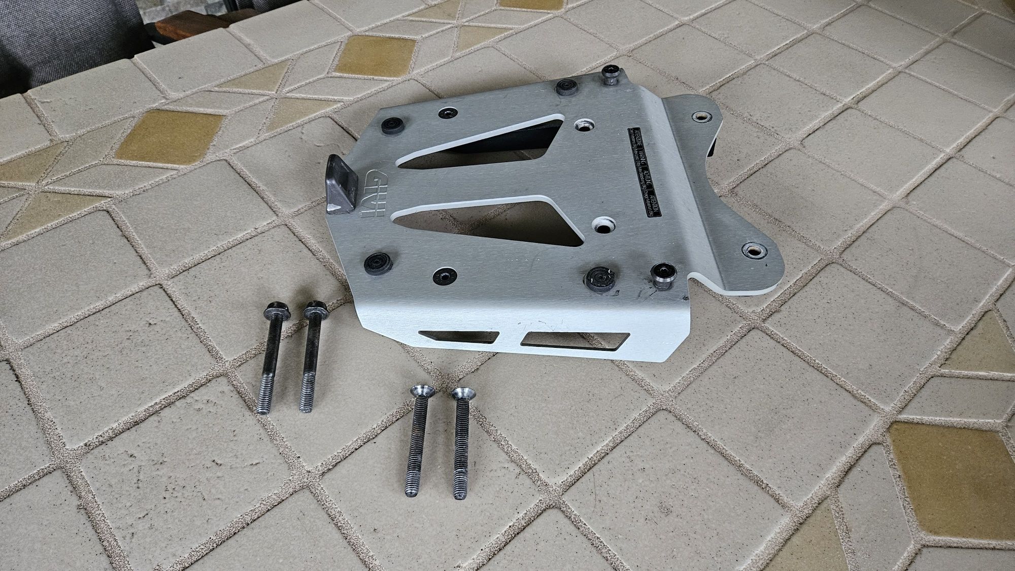 Stelaż kufra centralnego z płytą aluminiową Givi ktm 1050,1090,1190,12