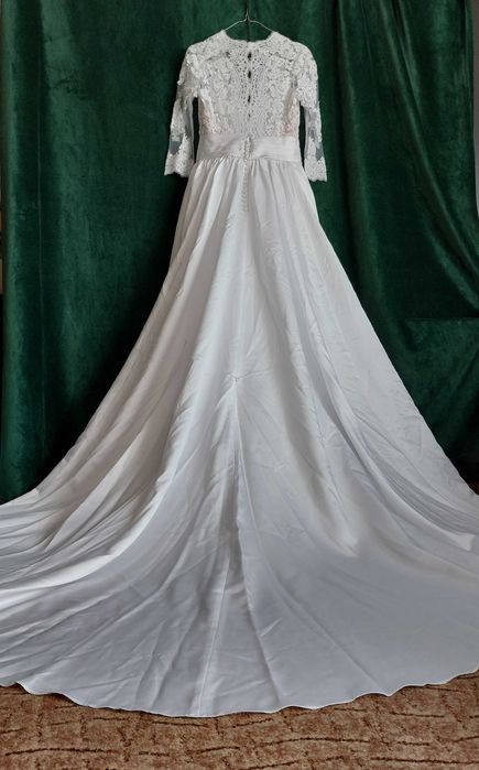 Suknia ślubna slub tren atłas satyna koronka piękna wiosna boho 38