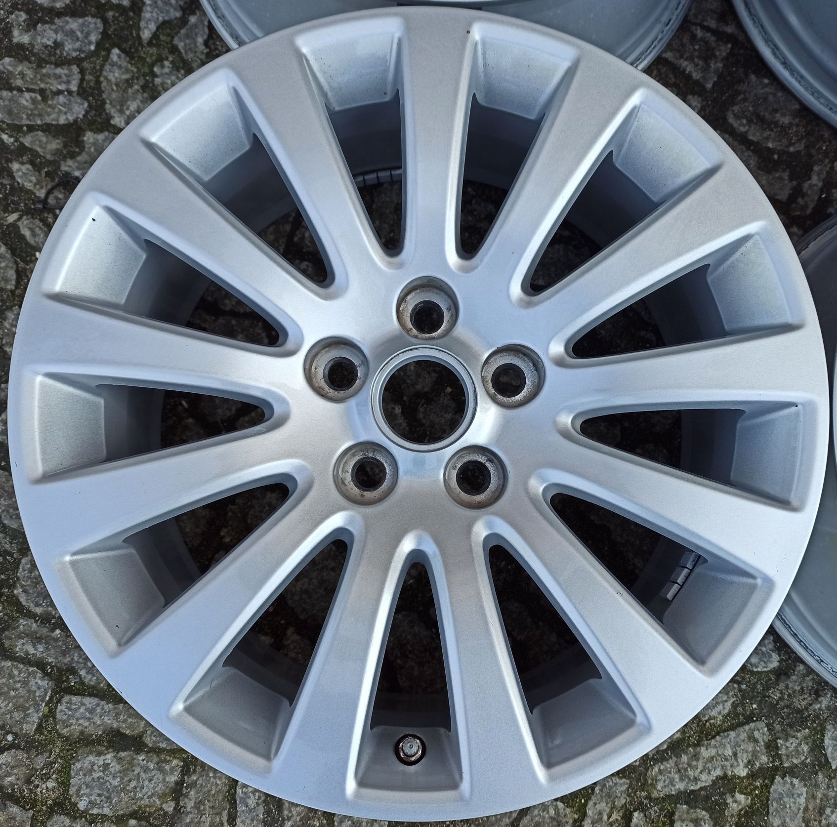 Felgi aluminiowe Opel Insignia 8jx18 ET42 5x120