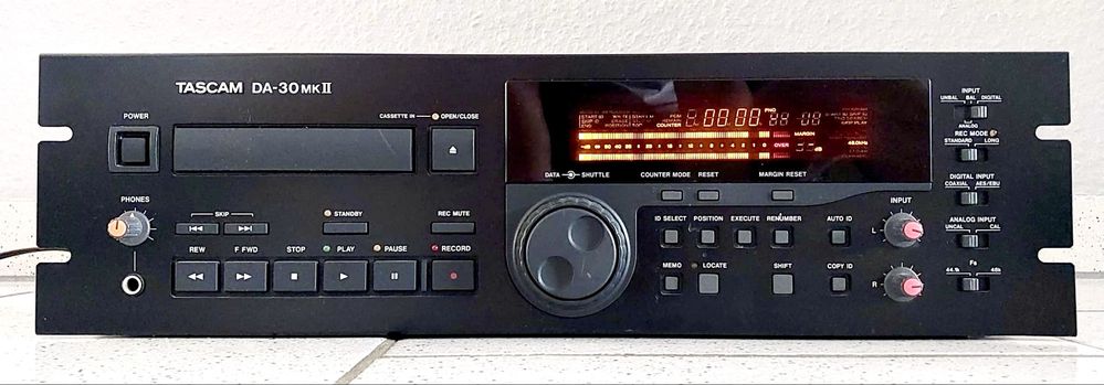 TASCAM DA-30 MK II Magnetofon DAT Recorder