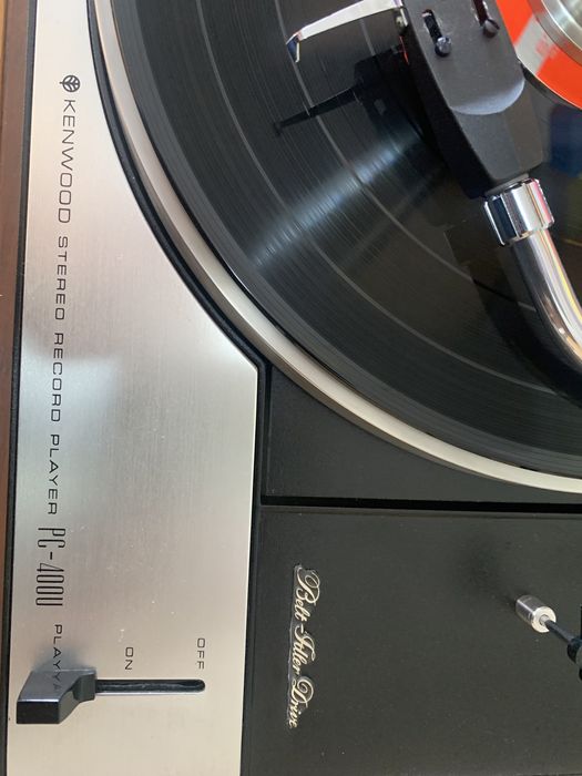 Gira Discos Kenwood PC-400