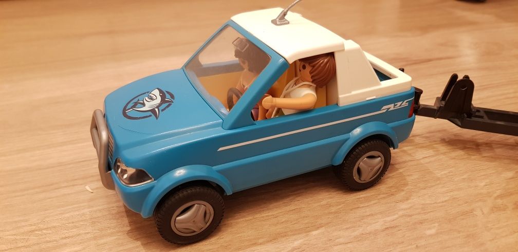 Samochód z przyczepką Playmobil