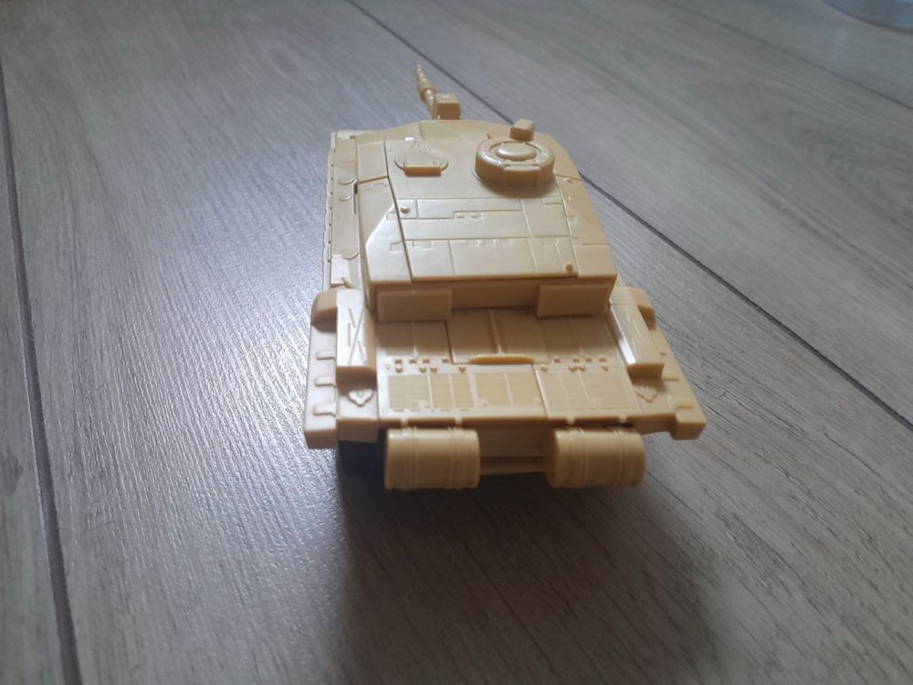 Конструктор танк з лего