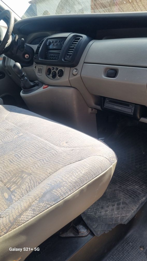 Renault Trafic 2.5 dci , 9 osób. Klima!!!