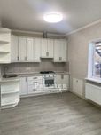 1-кімнатна квартира с сучасним ремонтом 43 кв.м Автономне опалення.