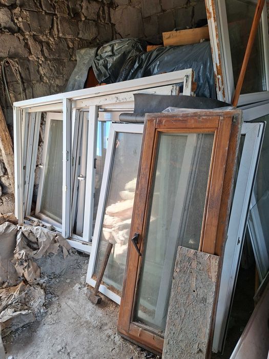 Okna białe dwuskrzydłowe