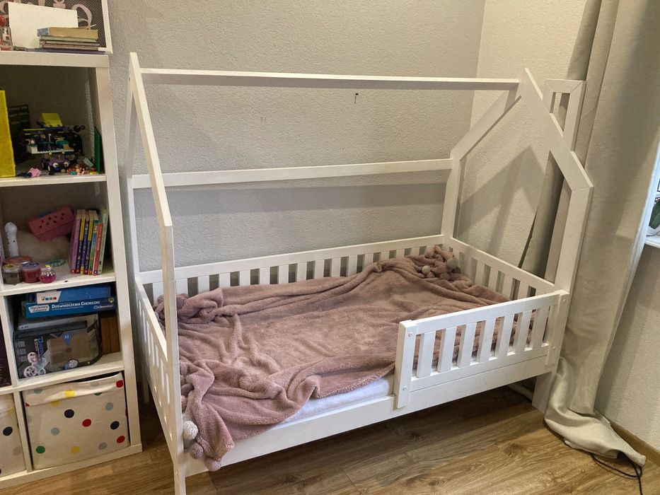Łóżko domek ze stelażem Lanomeble Oskar + materac