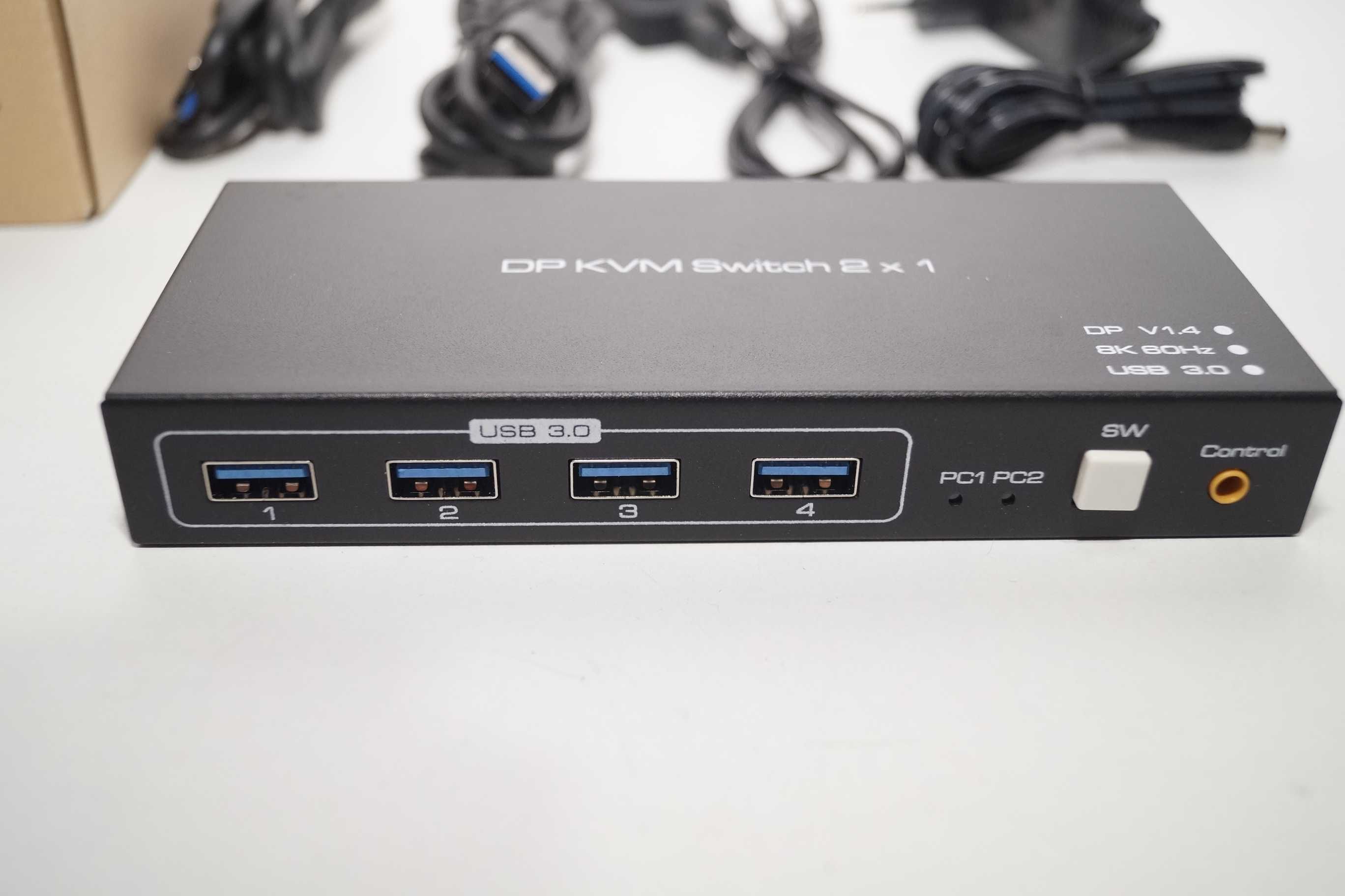 1465 Switch KVM USB + DP Przełącznik 8K 60Hz USB 3.0 DisplayPort