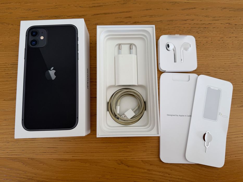 Vendo iPhone 11 64GB, desbloqueado, com bateria NOVA e caixa completa