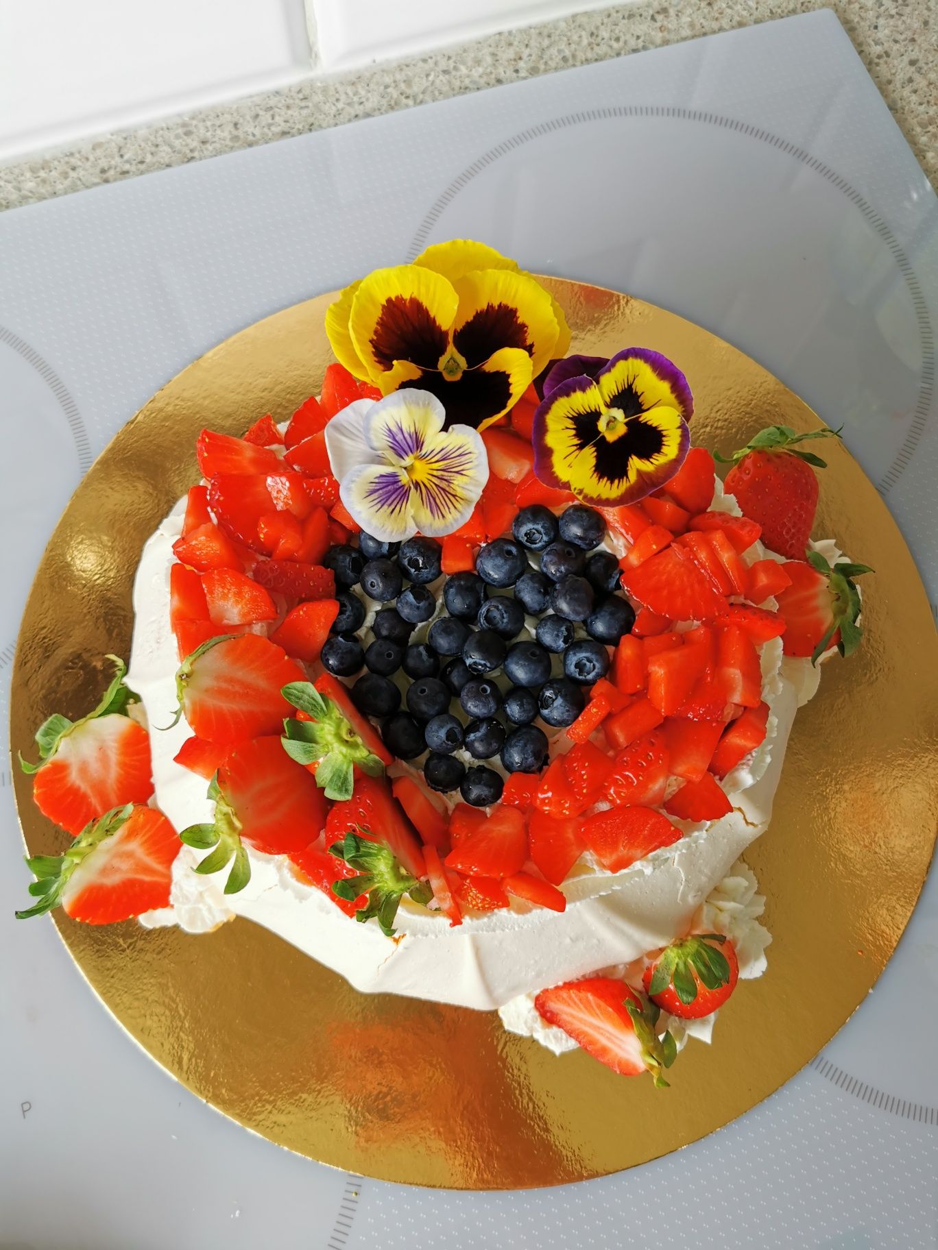 Beza pavlova torty bezowe