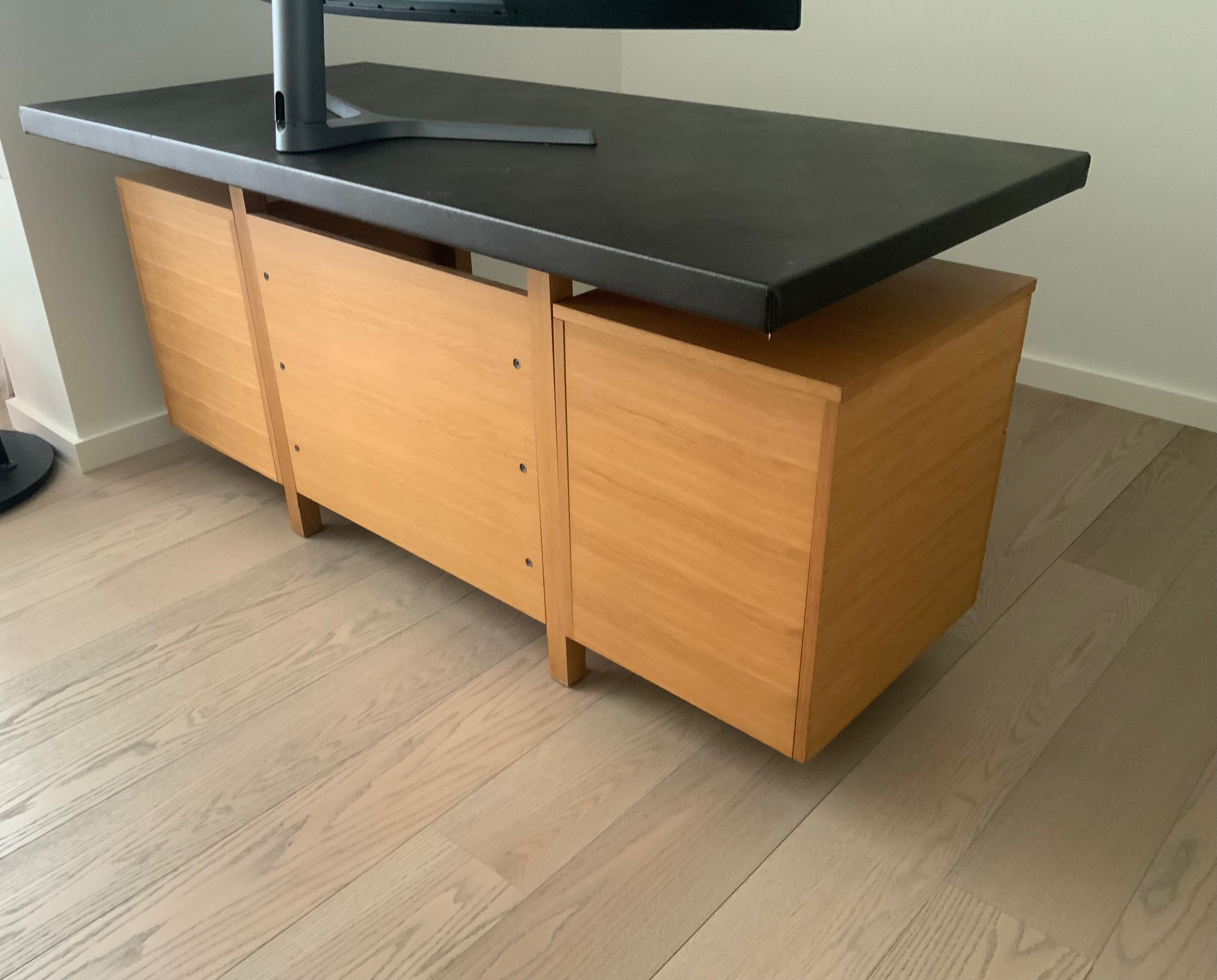 Secretaria madeira